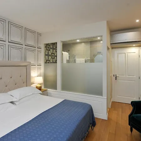 The Duke Luxury Split