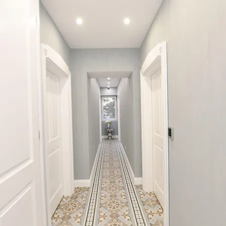 krevet i doručak The Duke Luxury 4*