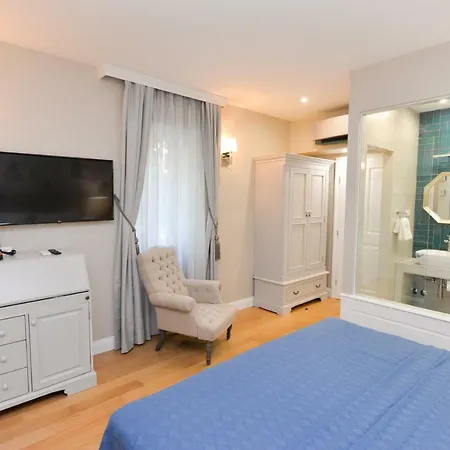 The Duke Luxury Split