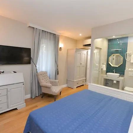 The Duke Luxury Split